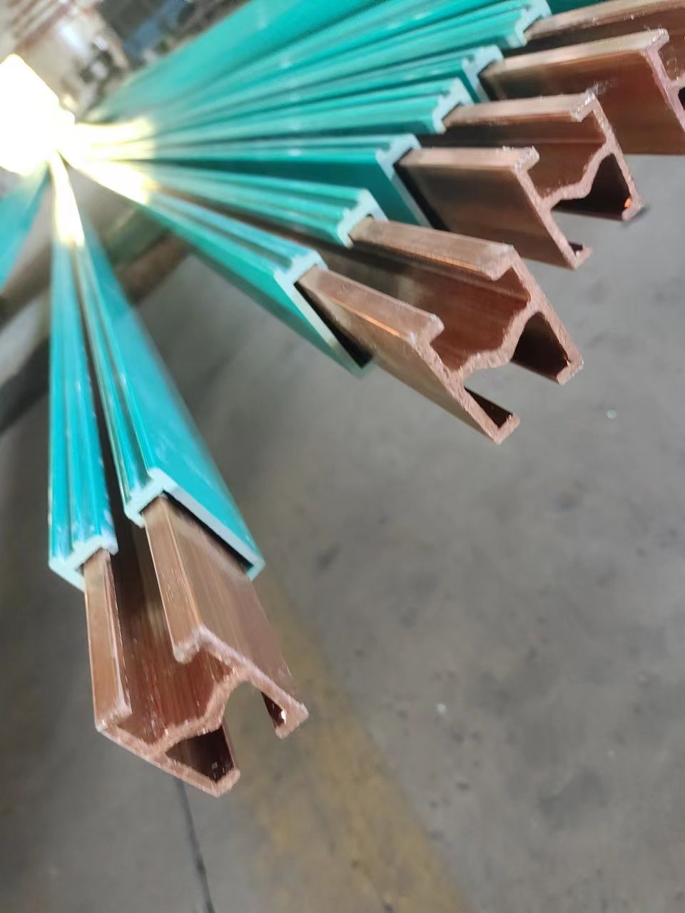 揚州天寶供應(yīng)H型單極安全滑觸線