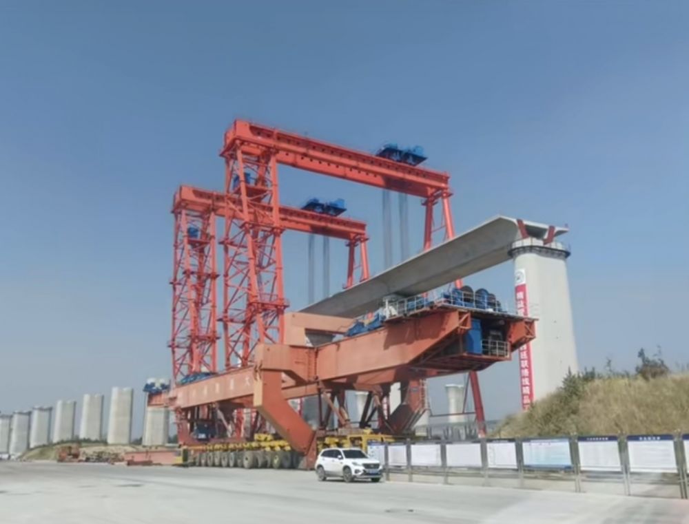 陜西路橋?qū)Ｓ闷鹬貦C(jī)械、提梁機(jī)、架橋機(jī)廠家服務(wù)、價(jià)格優(yōu)惠