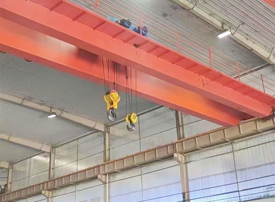 泰安起重機(jī)、LH型32/10t電動(dòng)葫蘆雙梁橋式起重機(jī)廠家圖片