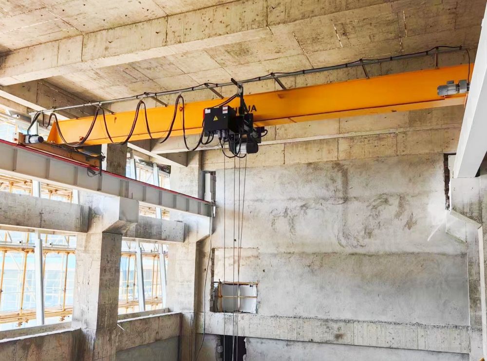 歐式新型起重機(jī)、新中式(低凈空)電動(dòng)單梁起重機(jī)、吊機(jī)、天車