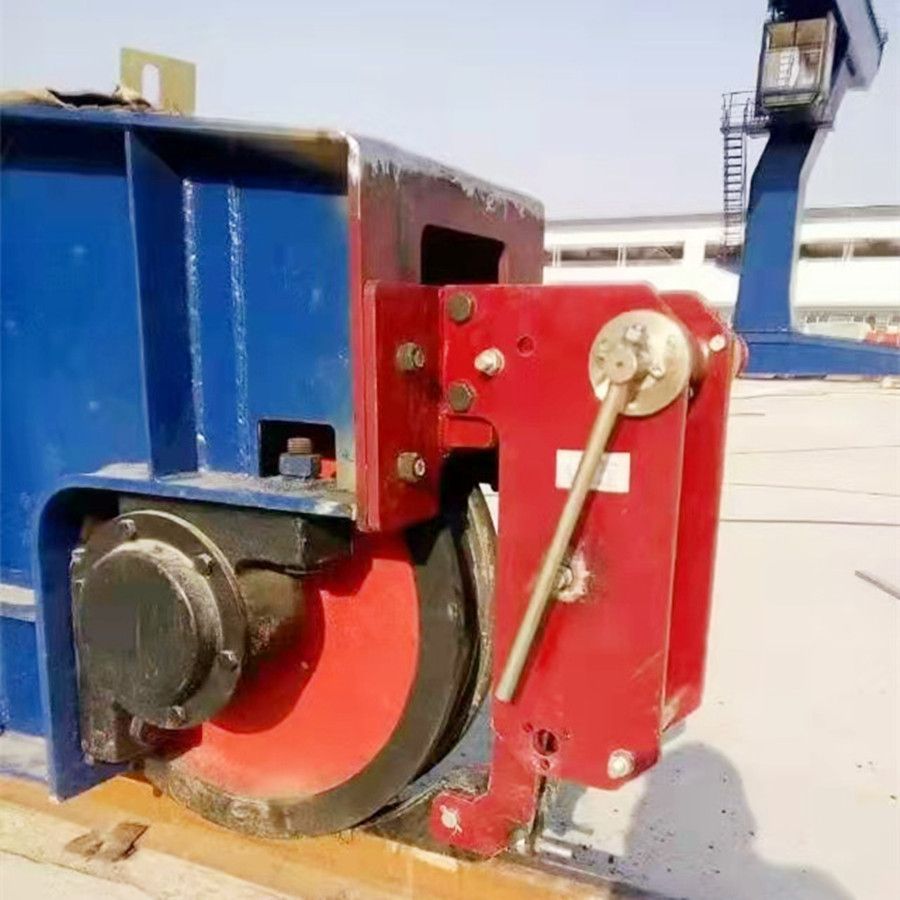 大連龍門吊改造、龍門吊加裝液壓防風(fēng)鐵楔-華研起重安防批發(fā)安裝