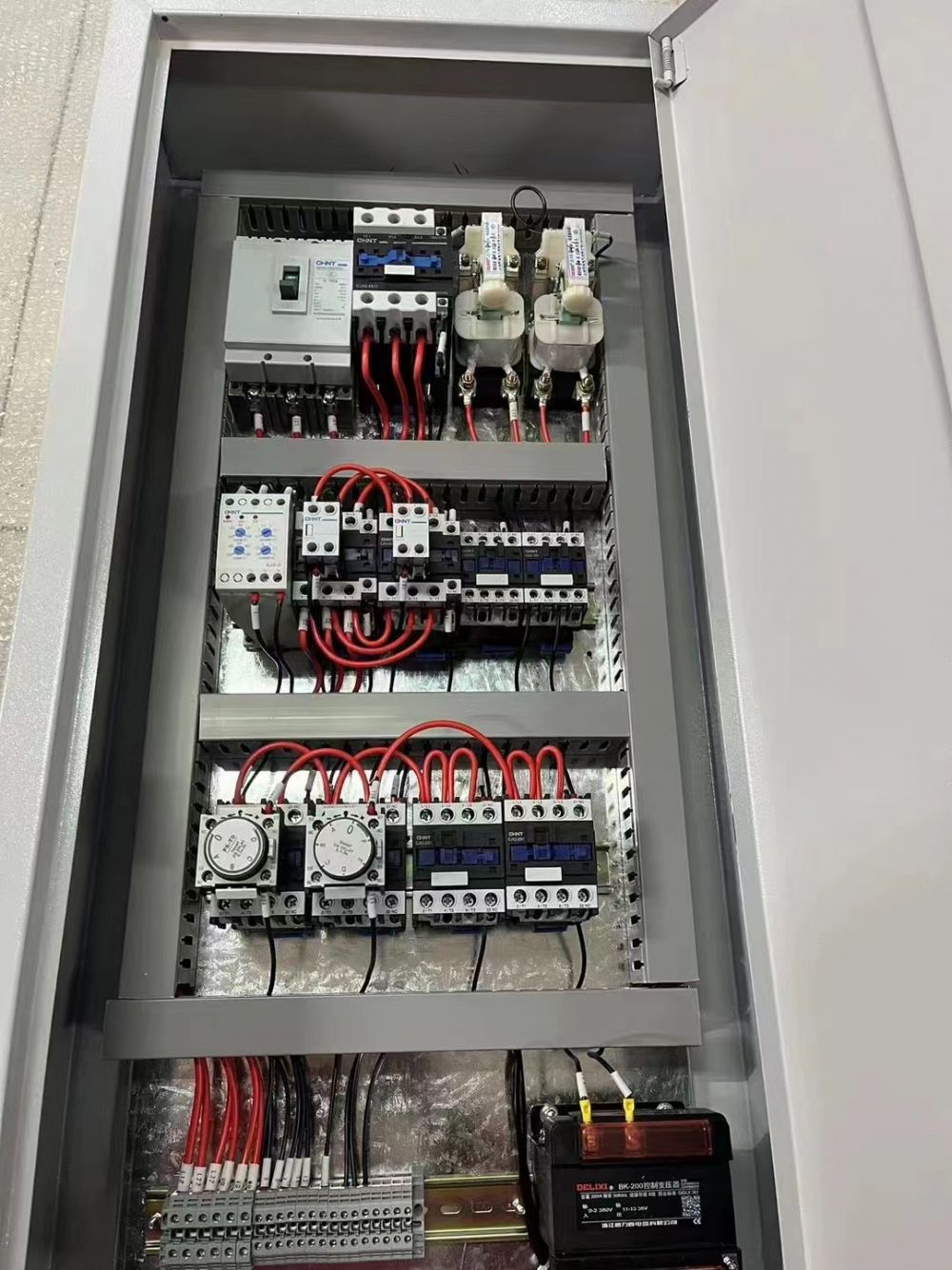 起重電氣箱、起重電器柜、變頻/防爆/冶金吊電氣系統(tǒng)廠家、價格