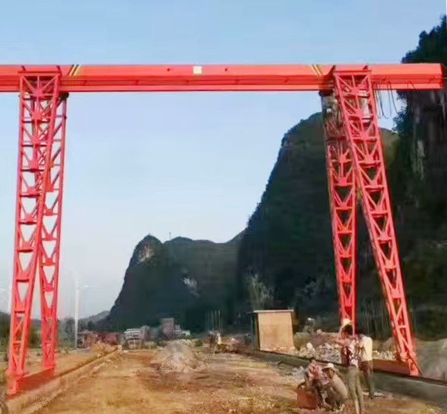 山東臨沂龍門(mén)吊、MH型電動(dòng)葫蘆單梁門(mén)式起重機(jī)