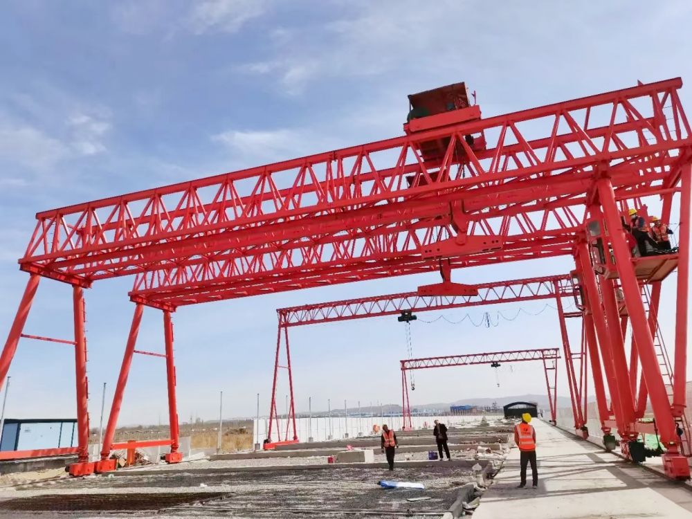 路橋門機、提梁機、梁場龍門吊、雙梁門式起重機設(shè)計制造、安裝維修