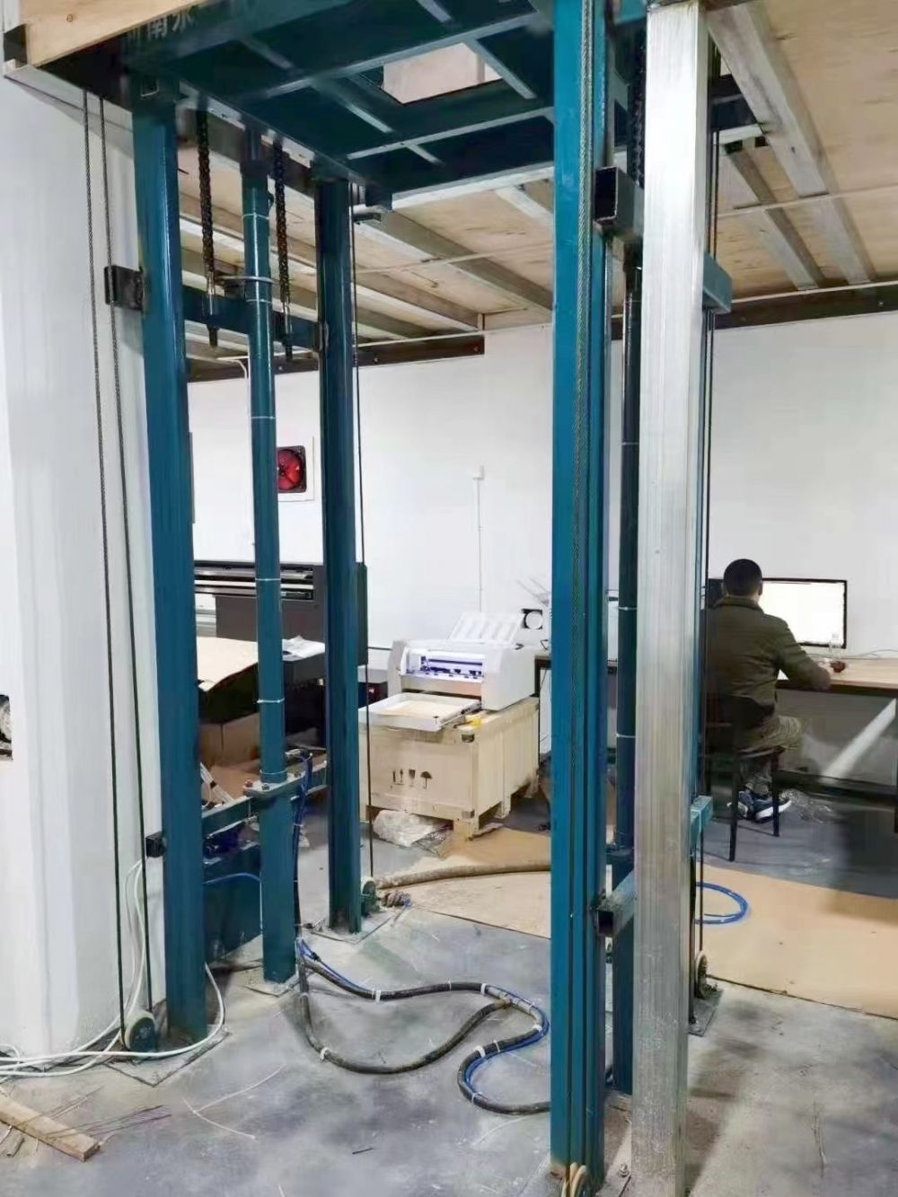 鏈條導(dǎo)軌升降機(jī)、升降貨梯、升降平臺(tái)廠家品牌、技術(shù)參數(shù)