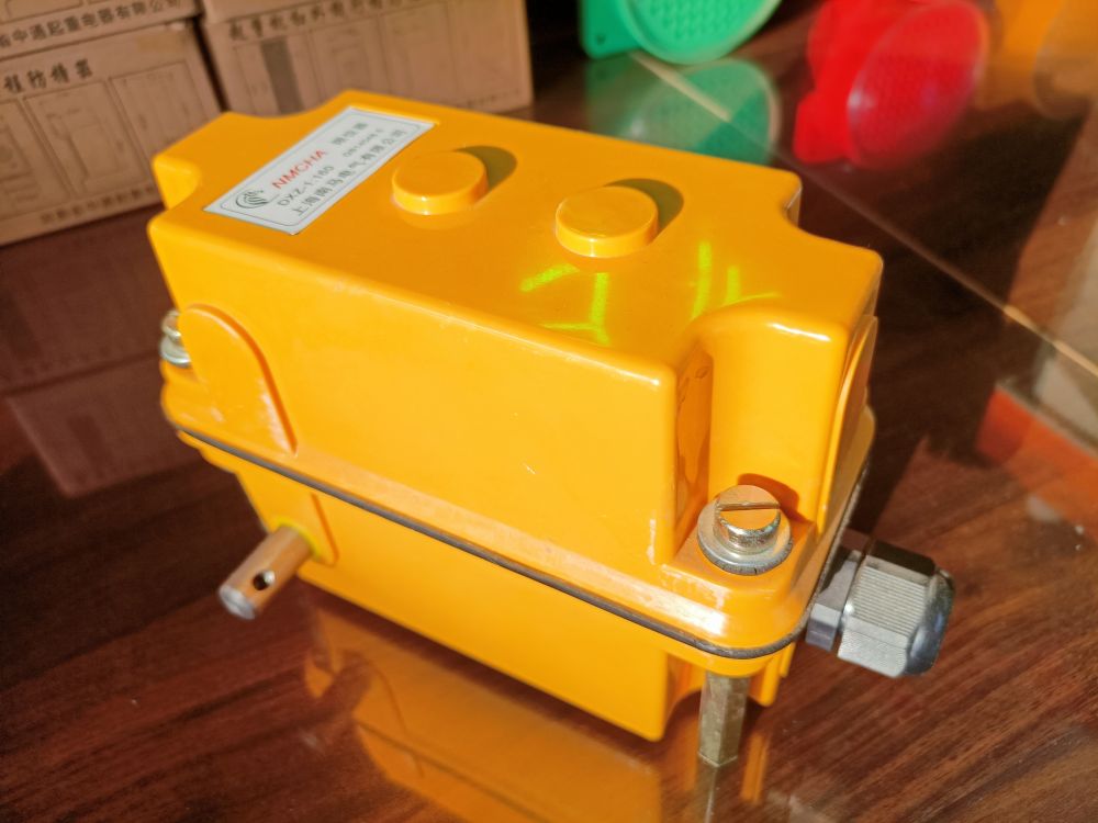 起重機限位器、行程開關、多功能轉(zhuǎn)達角式行程開關批發(fā)及安裝維修