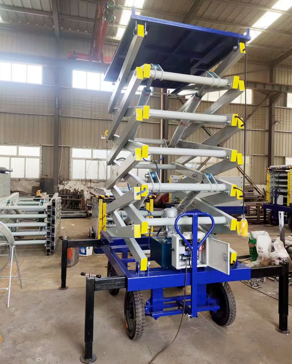 剪叉式液壓維修平臺、四輪移動升降平臺廠家銷售、配件維修