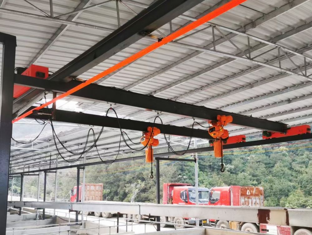 簡易起重機、非標起重機、間易吊機、天車現(xiàn)場制作、安裝維修