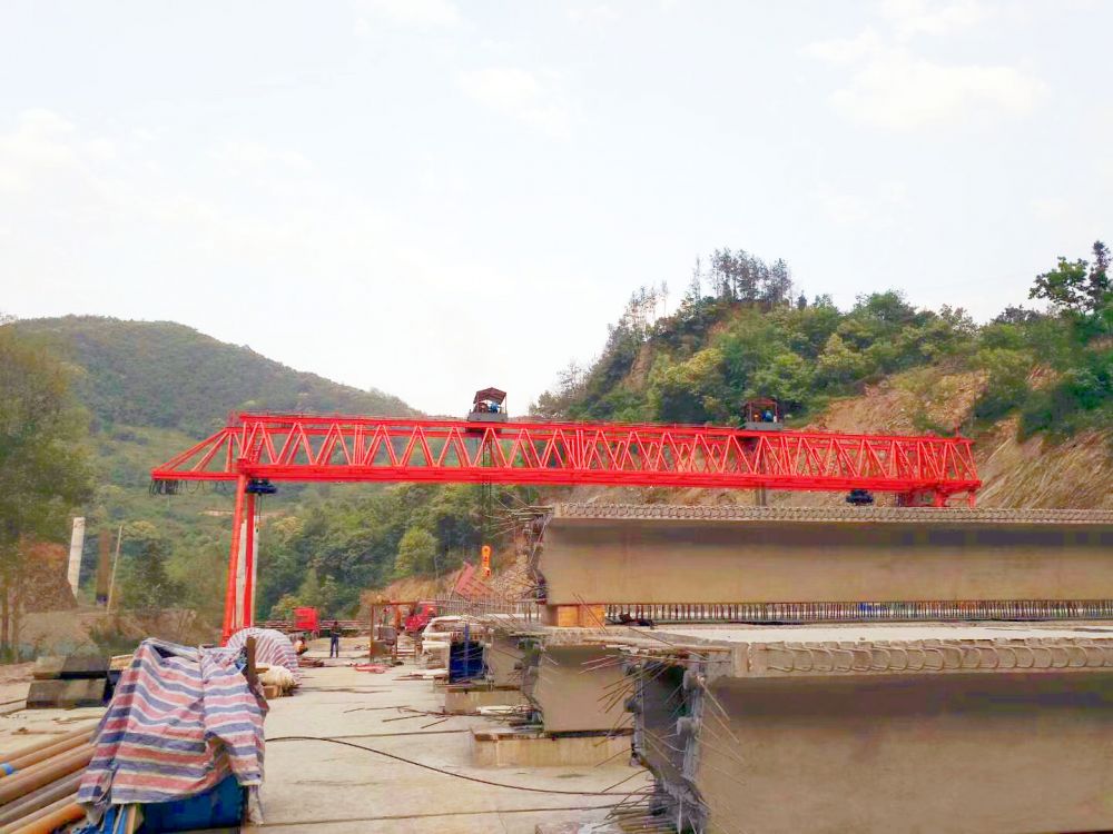 廣西來賓提梁機、路橋門機、龍門吊廠家銷售安裝維修