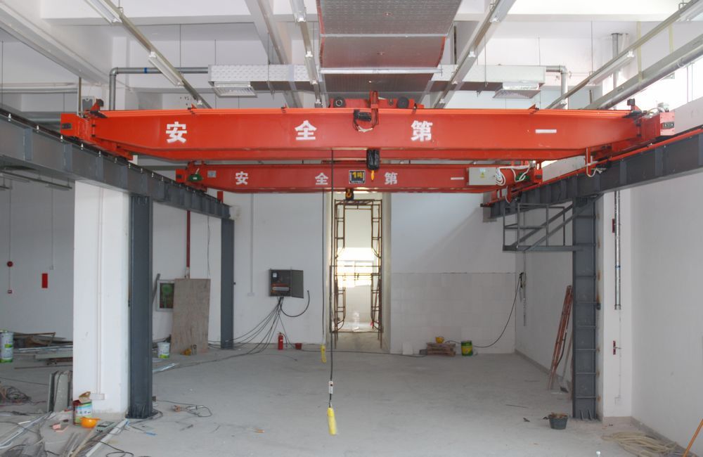 橋式起重機、LH型環(huán)鏈葫蘆雙梁起重機