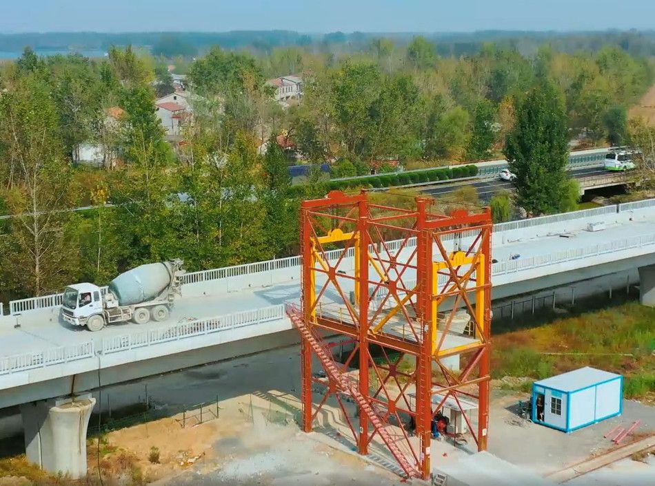 湖北宜昌路橋起重機(jī)械、混凝土罐車提升機(jī)廠家銷售、安裝維修