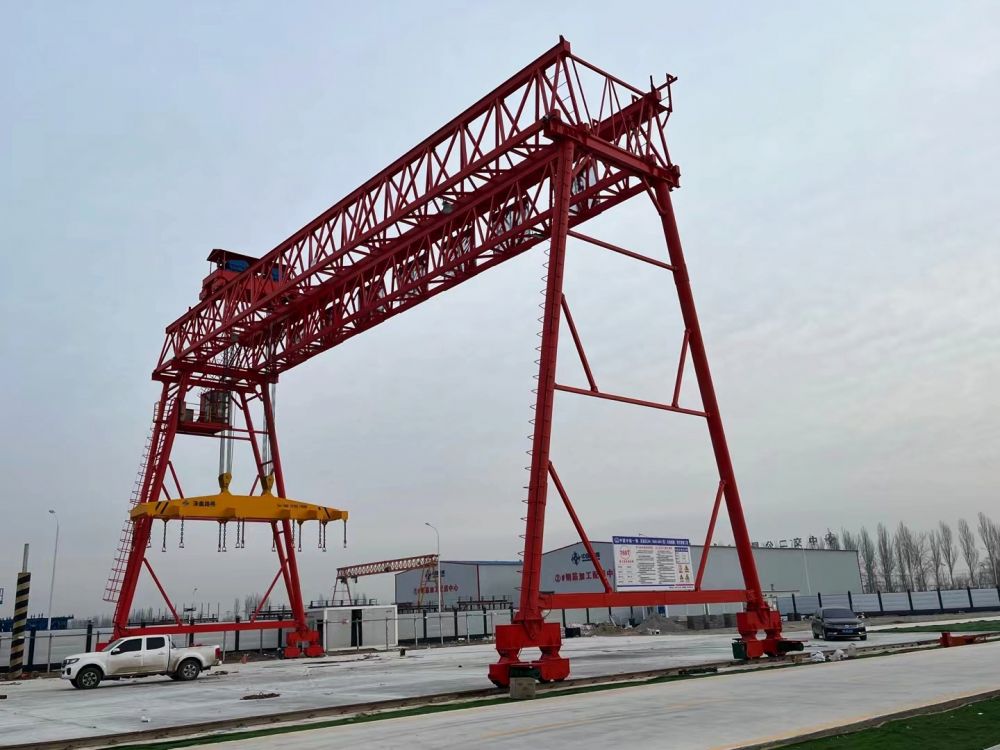 提梁機(jī)、路橋工程門式起重機(jī)