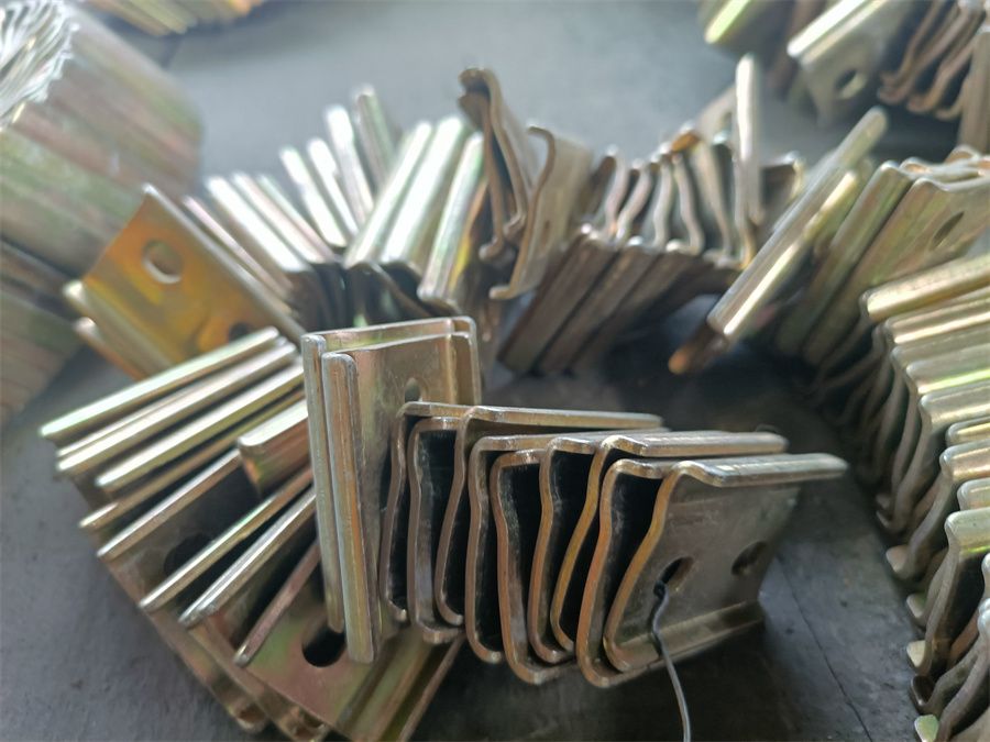 鋼絲繩式電動(dòng)葫蘆壓繩板、鋼絲繩壓板