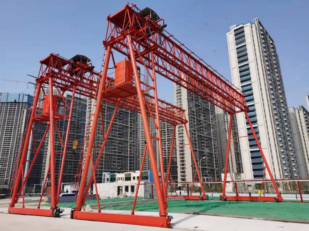 廣州番禺龍門吊、提梁機(jī)、雙梁桁架門式起重機(jī)、路橋門機(jī)、廠家銷售