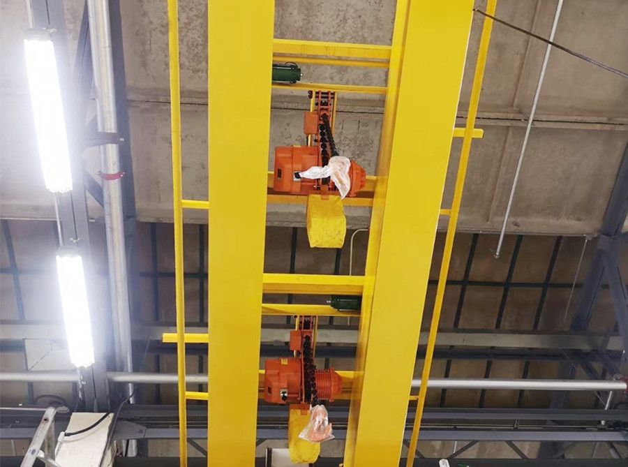 重慶起重機(jī)械、LHE型電動(dòng)葫蘆雙小車雙梁橋式起重機(jī)