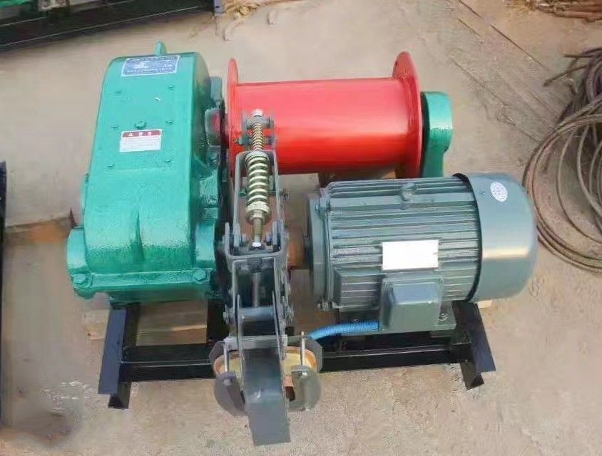 卷揚(yáng)機(jī)廠家、卷揚(yáng)機(jī)品牌、國標(biāo)/非標(biāo)卷揚(yáng)機(jī)設(shè)計(jì)制造、安裝維修