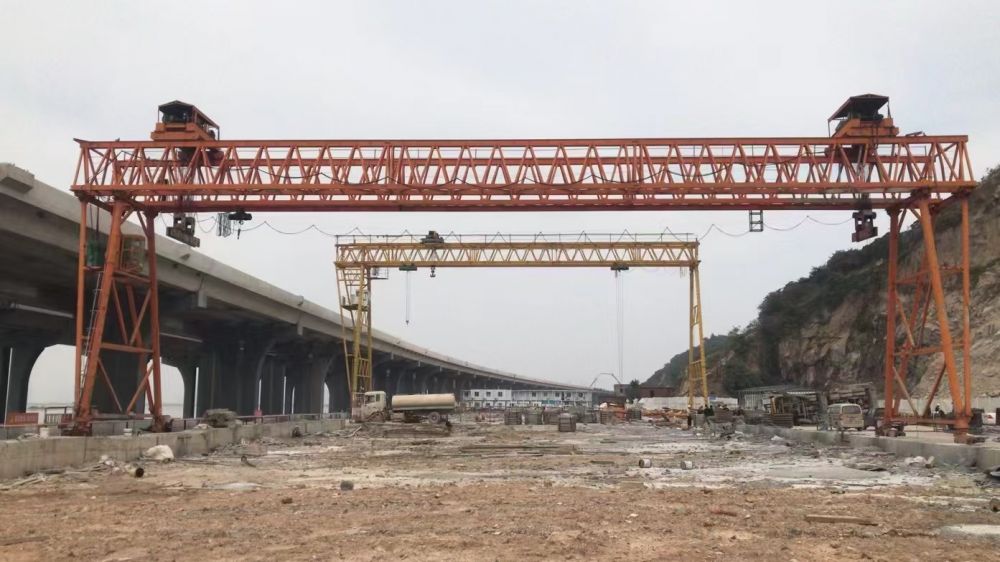 云南昆明架橋機(jī)租賃、提梁機(jī)、工程龍門吊租賃