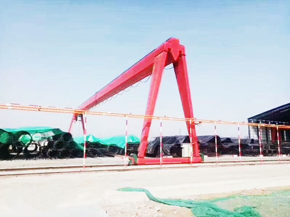 呼和浩特龍門吊、MH型箱式電動(dòng)單梁門式起重機(jī)