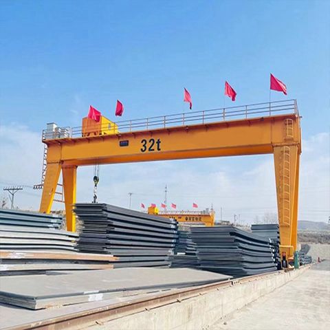32t龍門(mén)吊安裝.jpg