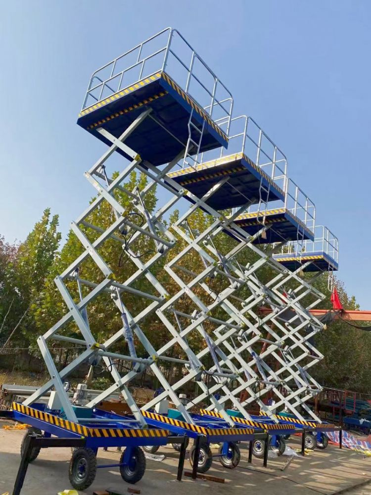 液壓升降平臺(tái)、四輪移動(dòng)液壓平臺(tái)