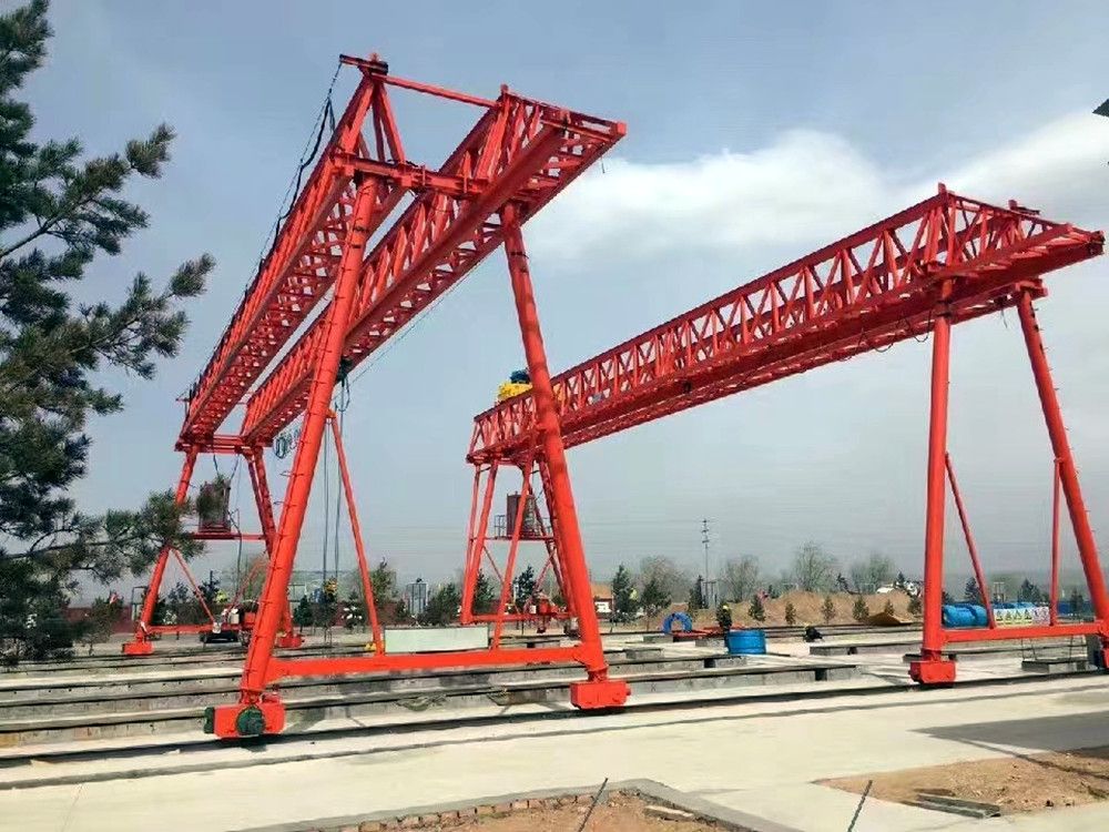 工程門式起重機(jī)、提梁機(jī)、路橋門機(jī)、龍門吊改造安裝、維修維保