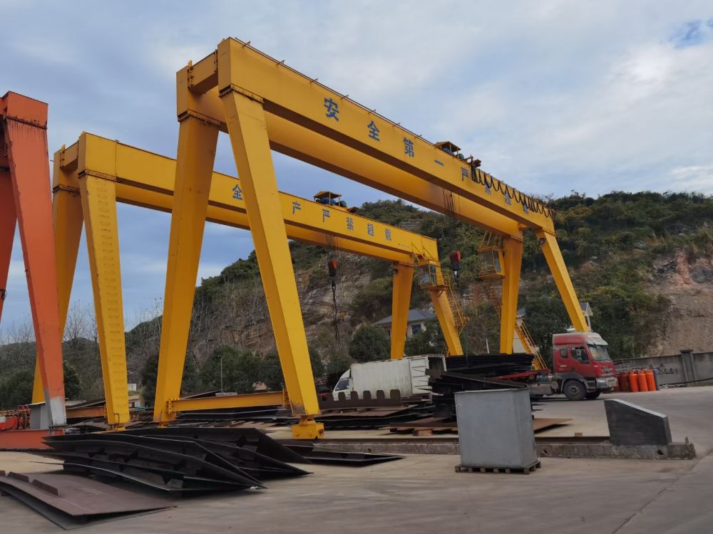 龍門吊、國標非標歐式單雙梁門式起重機、雙梁龍門吊型號規(guī)格、價格