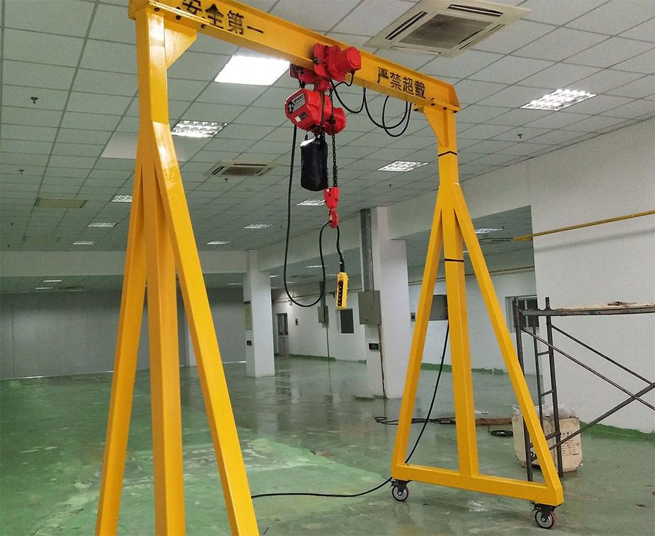 小型簡(jiǎn)易龍門(mén)吊的特點(diǎn)及優(yōu)勢(shì)有哪些？