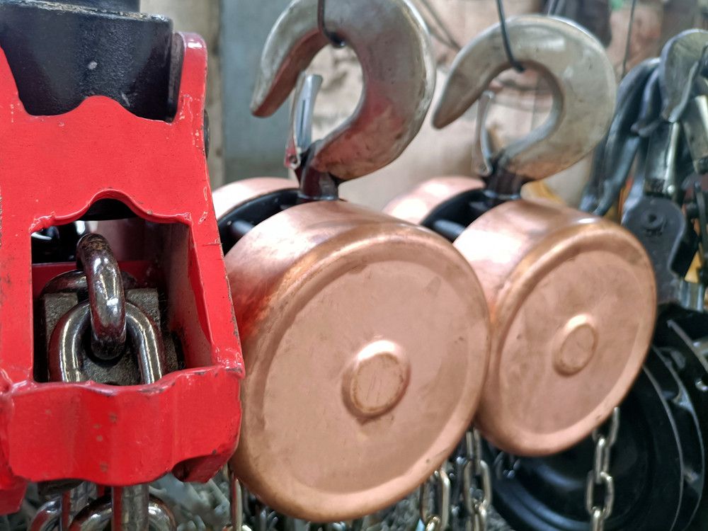 防爆手拉葫蘆和防爆手拉跑車是怎楊起到防爆作用的？