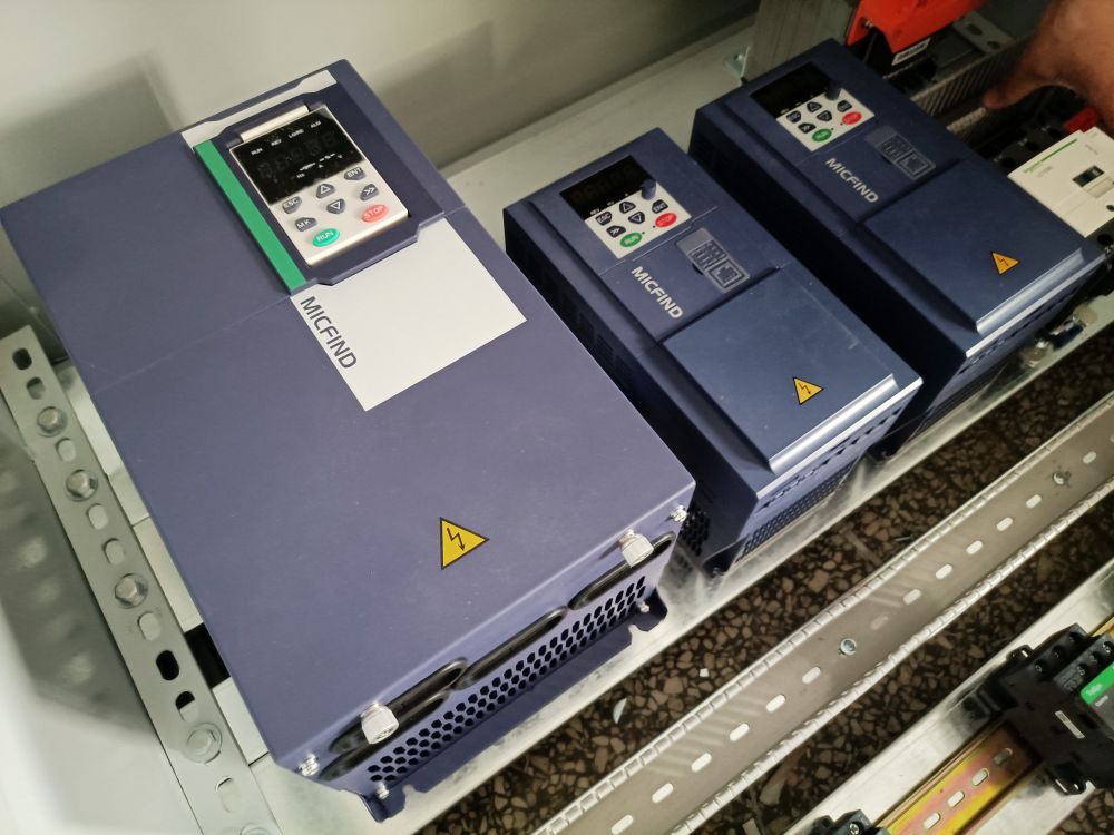 鄭州滎陽配電柜廠家定制、起重電器箱柜、工控自動化電氣