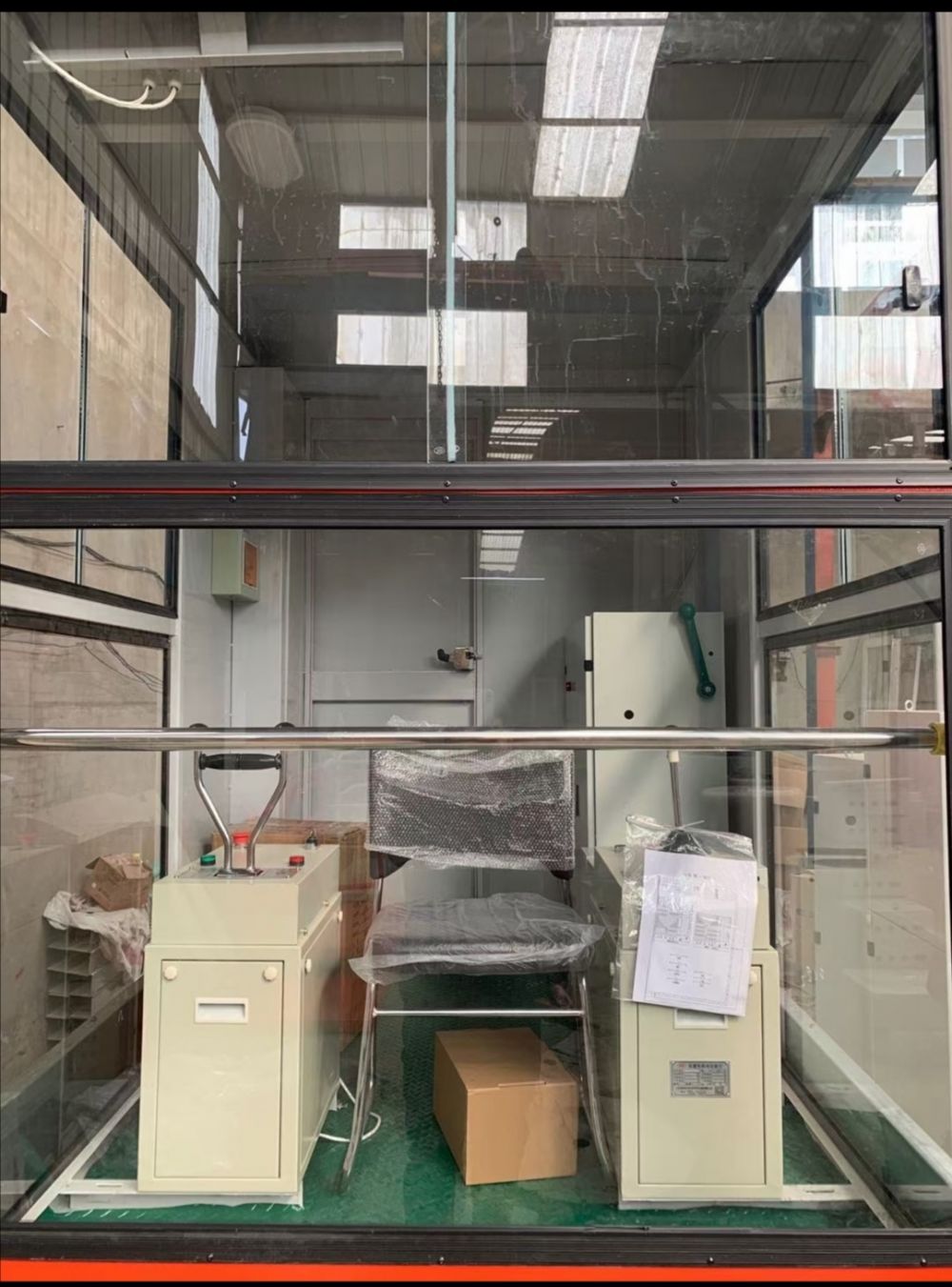 起重機(jī)電氣柜，司機(jī)室，監(jiān)控系統(tǒng)