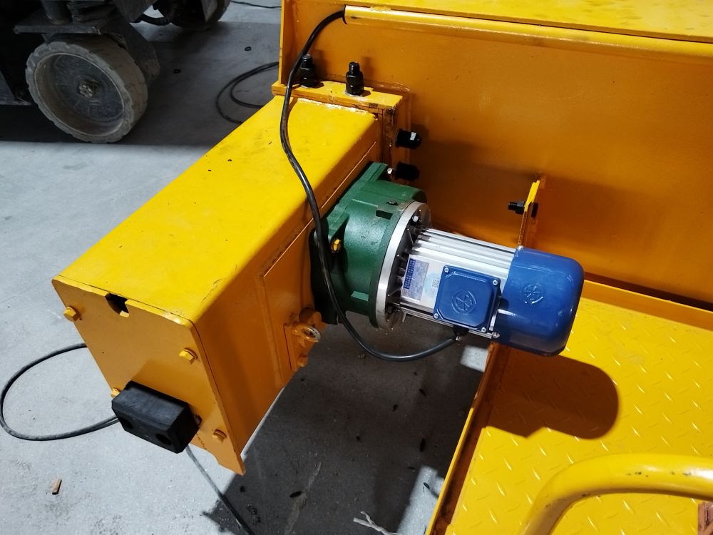 LDA驅(qū)動(dòng)裝置、起重機(jī)大車驅(qū)動(dòng)變速箱、運(yùn)行電機(jī)