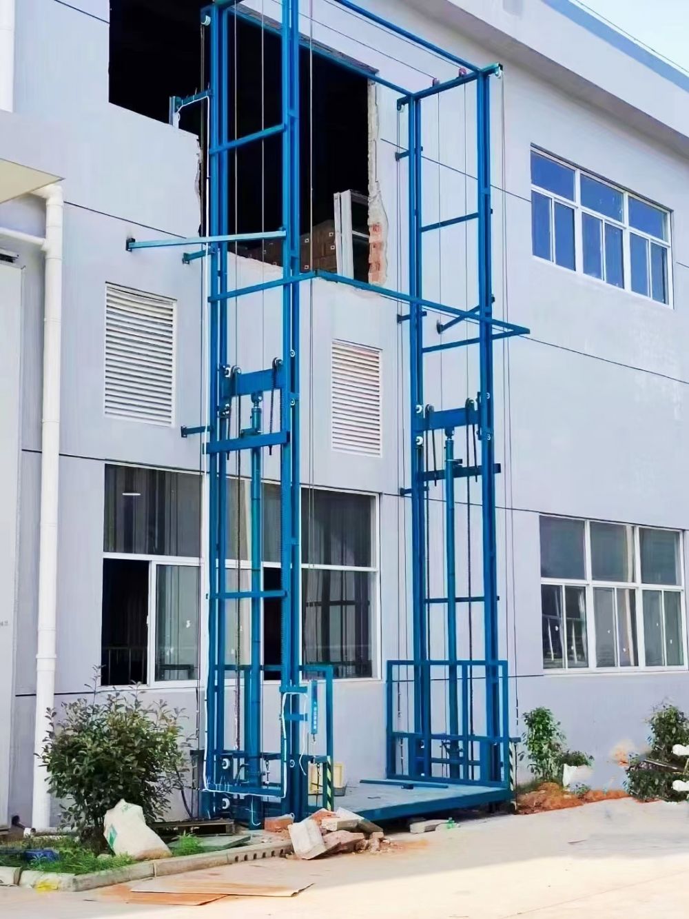 鏈條導(dǎo)軌式升降機(jī)、升降平臺(tái)、升降貨梯生產(chǎn)廠家安裝維修報(bào)價(jià)