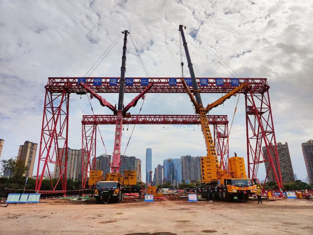 四川成都提梁機租賃、路橋門機、工程龍門吊出租租賃、安裝維修服務