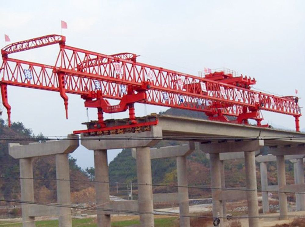 雙導(dǎo)梁架橋機.jpg