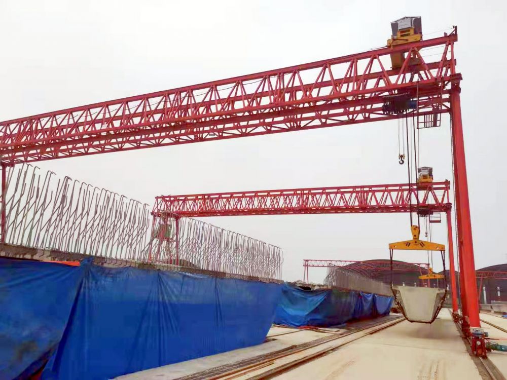 工程門式起重機(jī)、工程龍門吊、提梁機(jī)、路橋門式廠家銷售、安裝維修