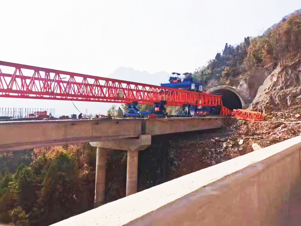 架橋機(jī)生產(chǎn)廠家、架橋機(jī)租賃回收、架橋機(jī)安裝維修