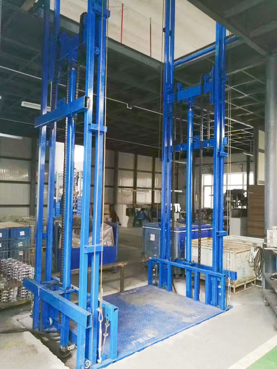 廣州載貨升降機、鏈條導軌式升降貨梯平臺