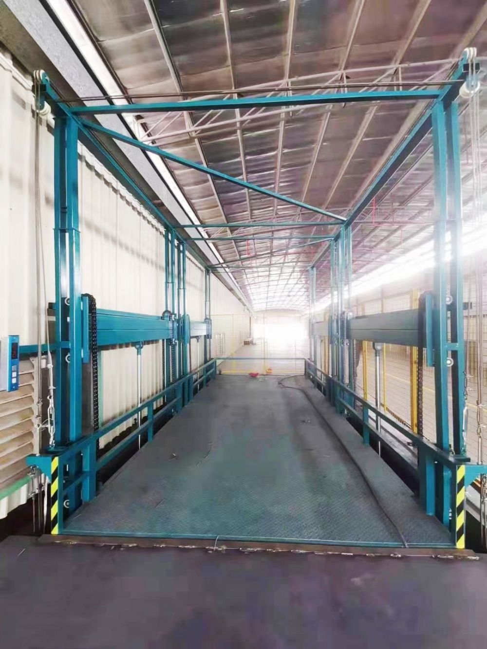 鏈條導(dǎo)軌升降機(jī)、升降貨梯、升降平臺廠家品牌、技術(shù)參數(shù)