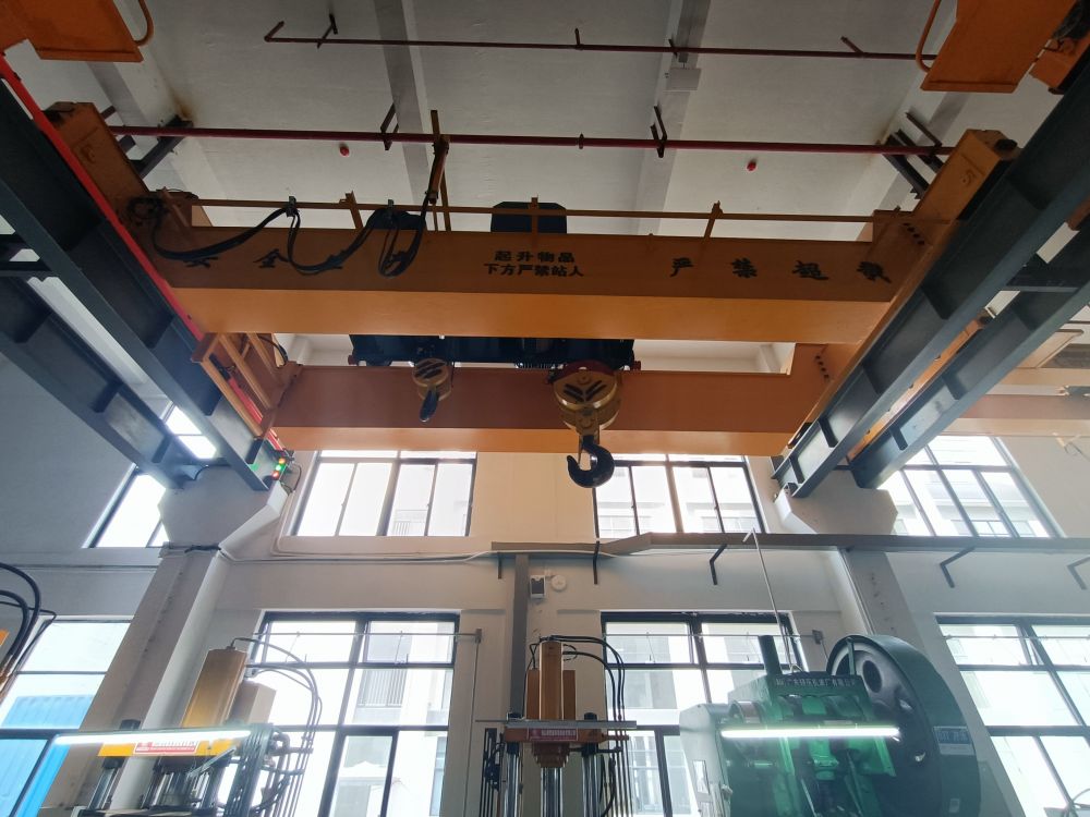 LH型電動葫蘆橋式起重機(jī)、河南雙梁行車廠家報價