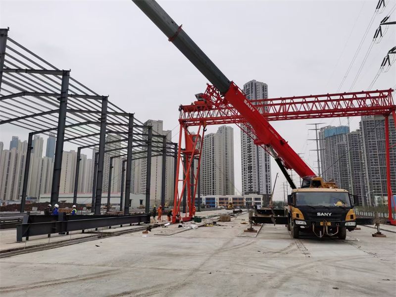 河南提梁機(jī)生產(chǎn)廠家、博利重型生產(chǎn)40噸提梁機(jī)