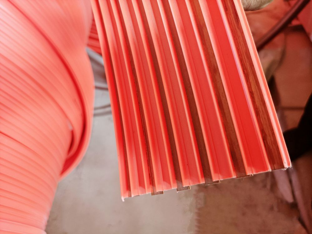 河北滑導線、張家口無接縫滑觸線、碳刷、拉緊器廠家批發(fā)