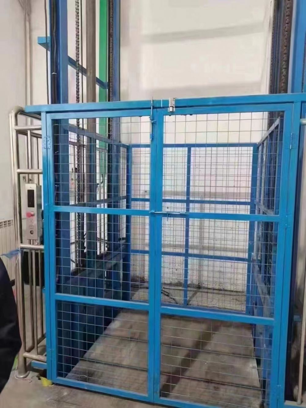 升降機(jī)、載貨升降平臺(tái)、鏈條導(dǎo)軌液壓升降機(jī)