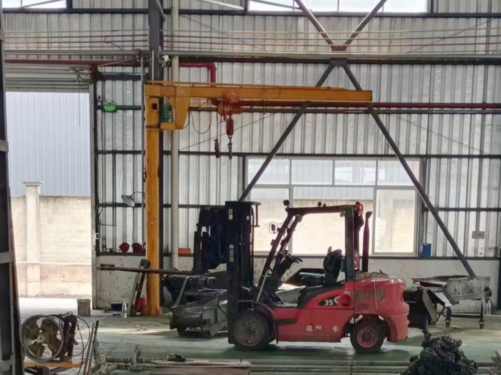 懸臂起重機(jī)、懸臂吊、定柱式旋臂吊生產(chǎn)制造、安裝調(diào)試