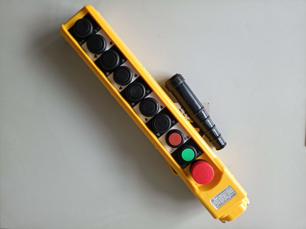 起重機(jī)按鈕、手柄、手電門、一鍵雙速控制按鈕批發(fā)安裝維修