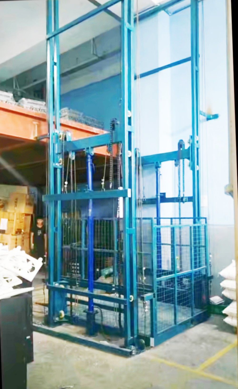 液壓升降貨梯、鏈條導(dǎo)軌升降機(jī)、載貨平臺(tái)型號(hào)規(guī)格、廠家品牌