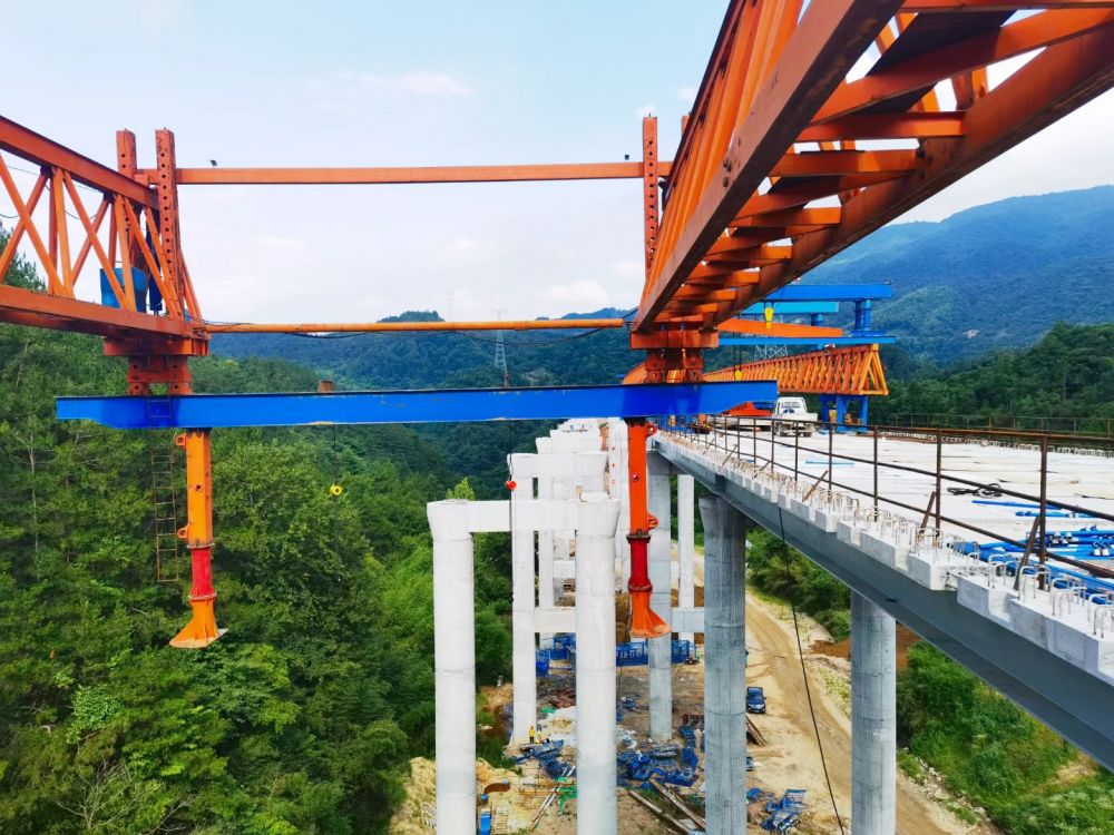 架橋機生產(chǎn)制造、安裝維修、移裝搬遷、出租租賃、二手回收服務(wù)