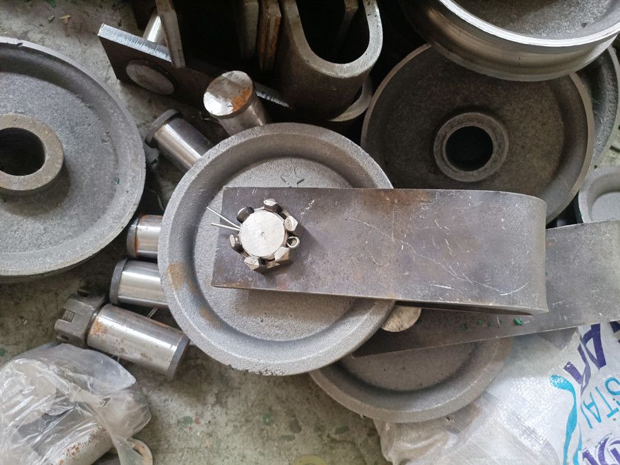 河南新鄉(xiāng)電動(dòng)葫蘆配件廠家批發(fā)、10噸電動(dòng)葫蘆偏掛輪、倍滑輪