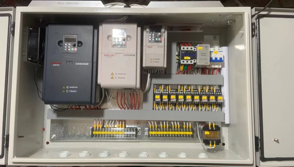 起重機(jī)電氣箱、起重機(jī)控制電器箱/電器柜、變頻起重電氣