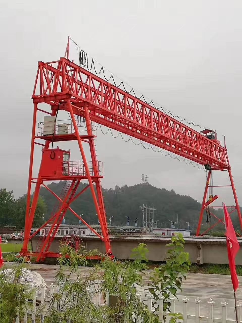 黔東南龍門吊、凱里門式起重機(jī)、50t提梁機(jī)廠家銷售