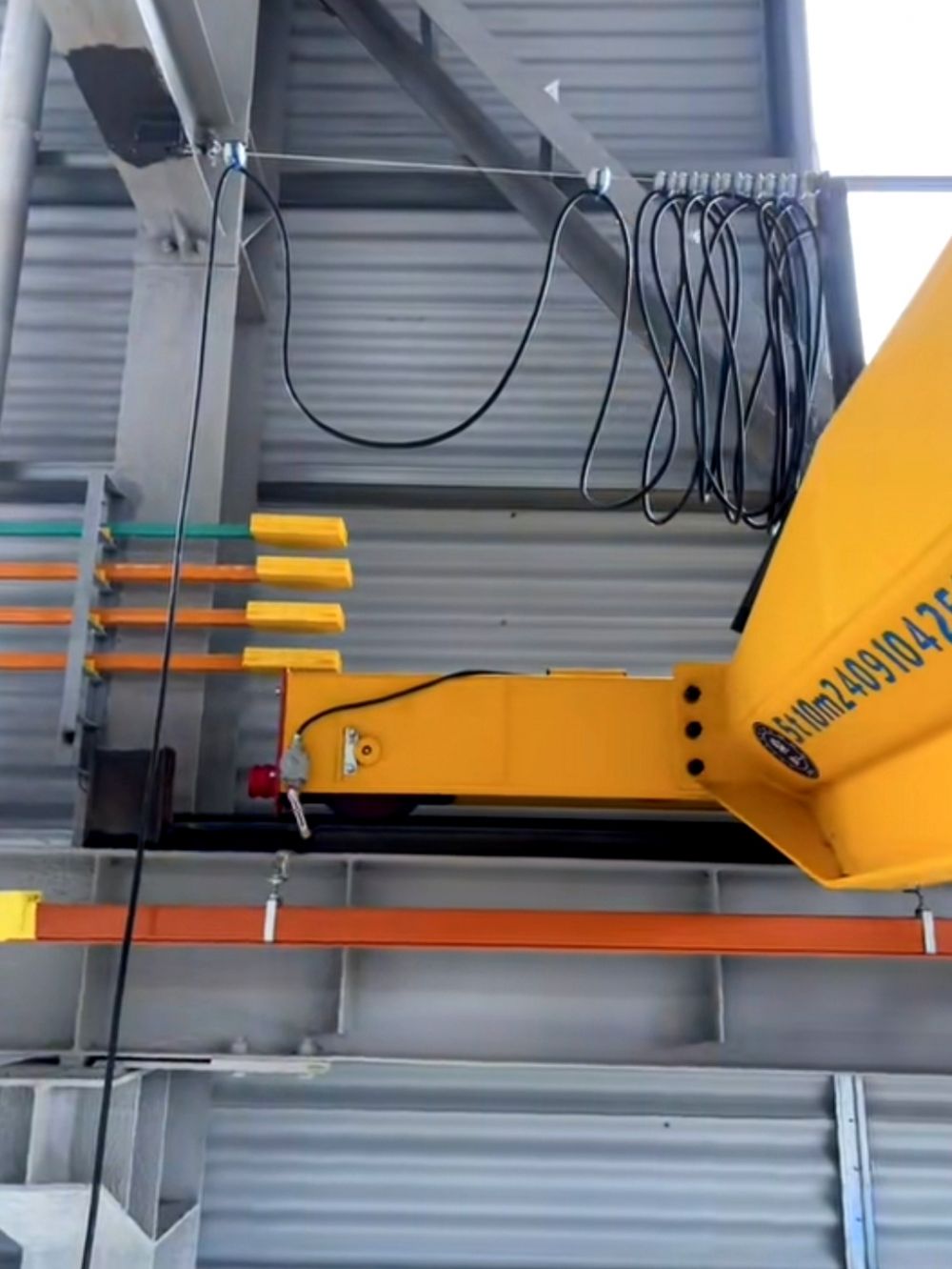 陜西滑觸線、起重機(jī)安全滑觸線、安全滑導(dǎo)線、電軌